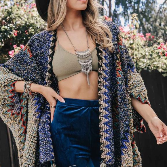 Last 1! NWT Boho Knit Patterned Ruana Kimono with tassels - Picture 3 of 3
